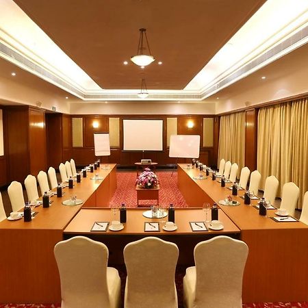 Greenpark Τσενάι Εξωτερικό φωτογραφία A meeting room at a hotel