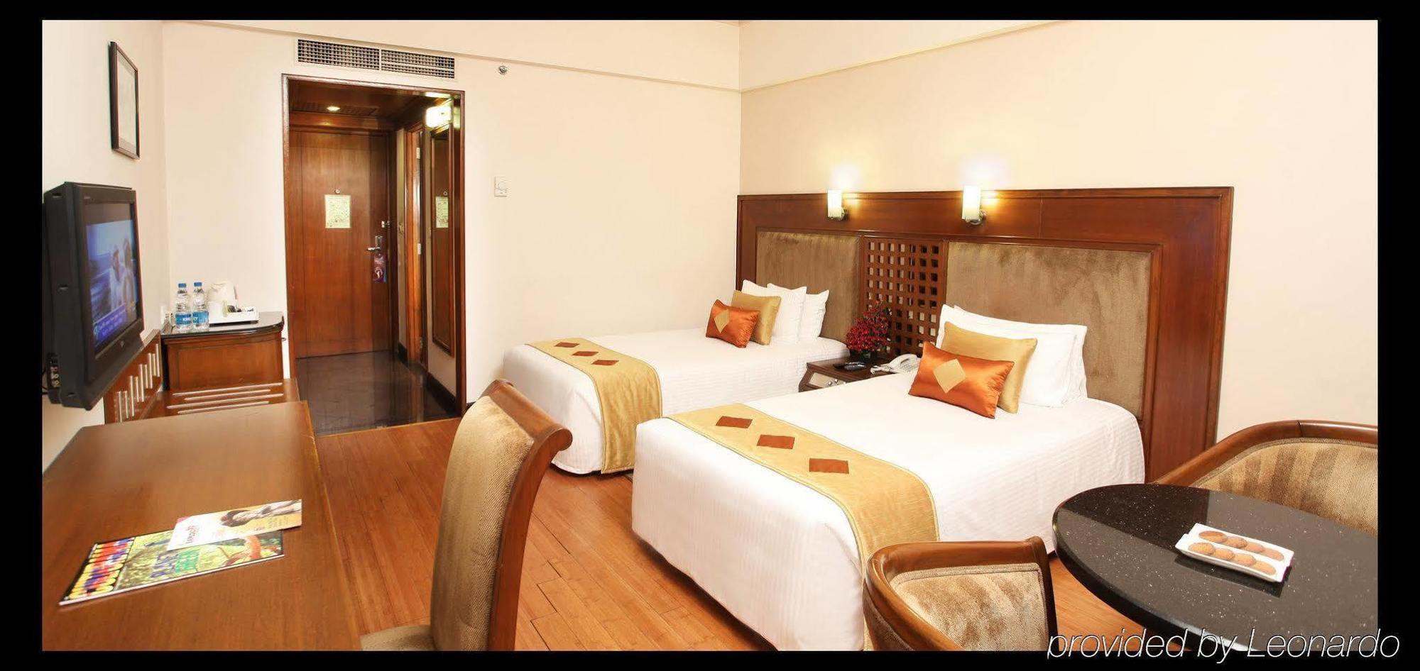 Greenpark Τσενάι Δωμάτιο φωτογραφία A room at the hotel