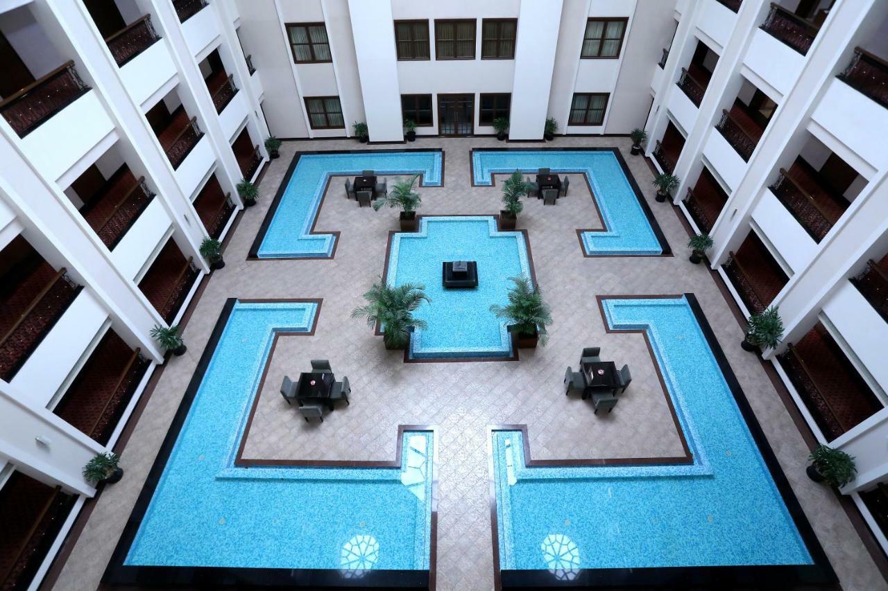 Greenpark Τσενάι Εξωτερικό φωτογραφία The interior of the hotel